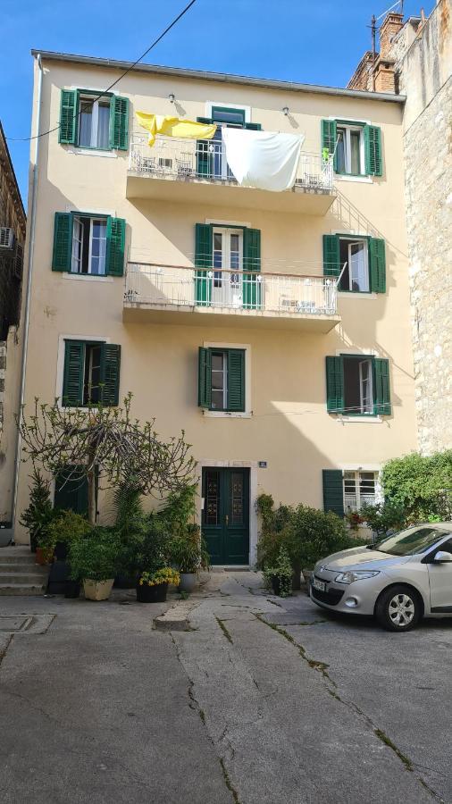 Apartment Central Old Town With Private Indoor Garage Parking Split Exterior foto
